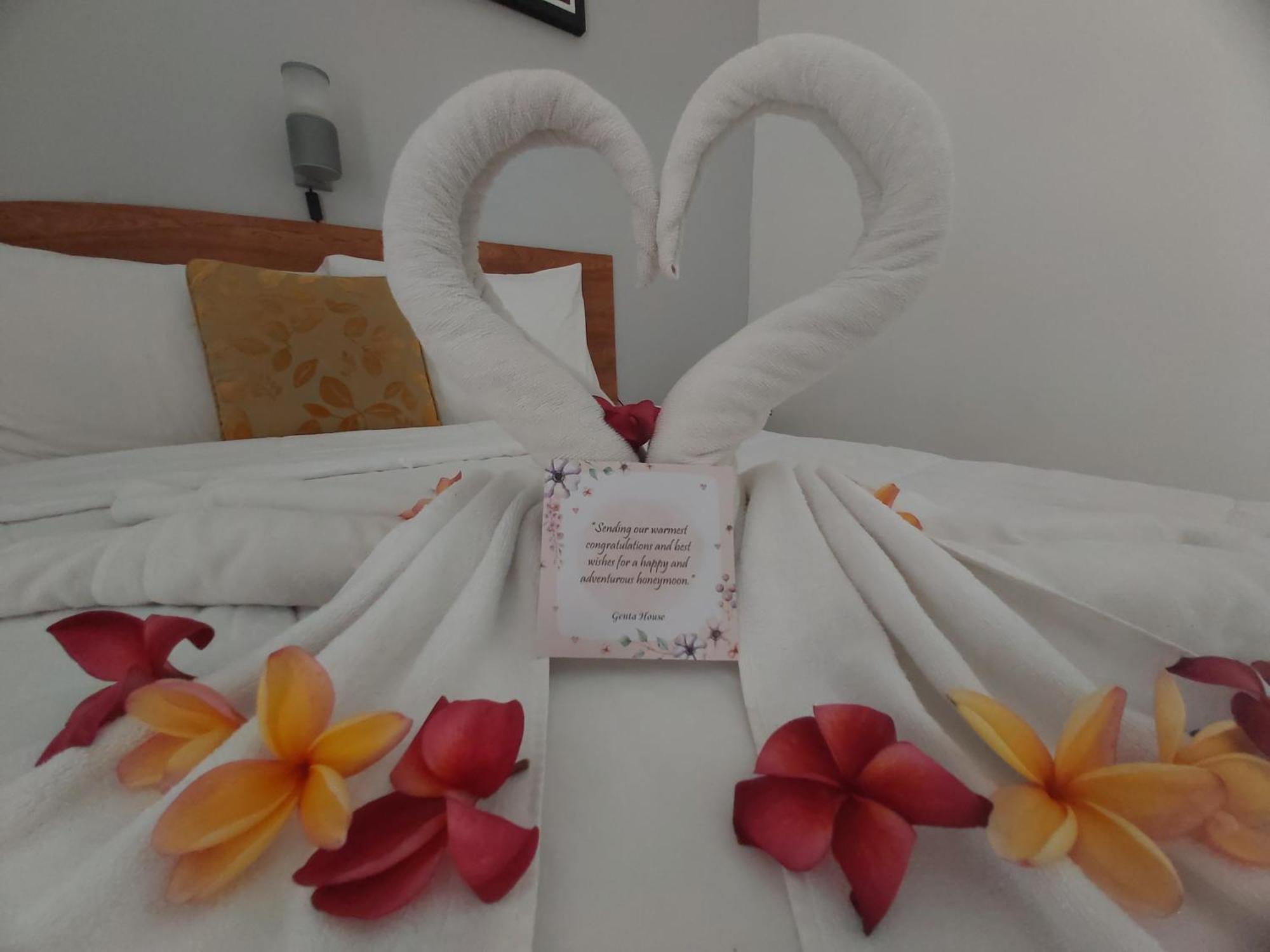 Genta House Otel Kuta Lombok Dış mekan fotoğraf